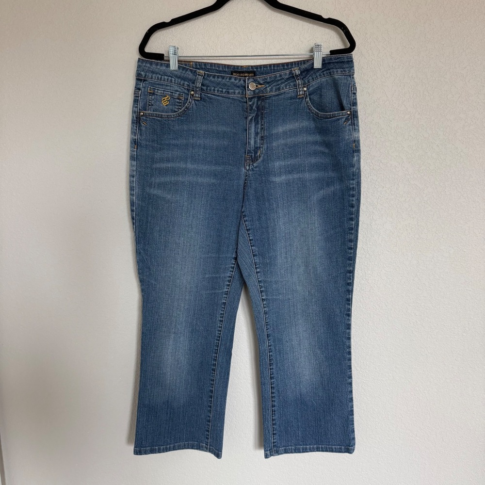 Rocawear Womens Size 18 Embroidered Back Pocket Denim Capri Jeans Vintage Y2K